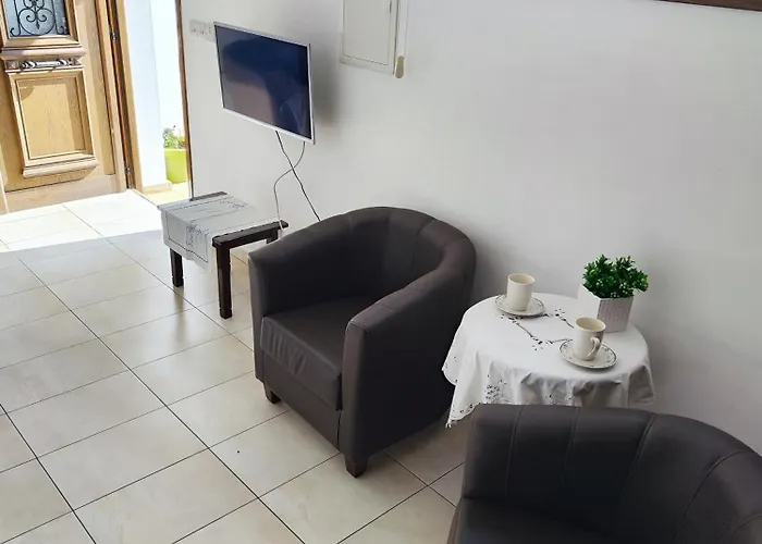 Mariam * Ларнака